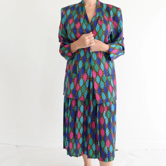 Vintage  Tan Jay Multicolour Blouse & Pleated Skirt Two Piece - Picture 1 of 15